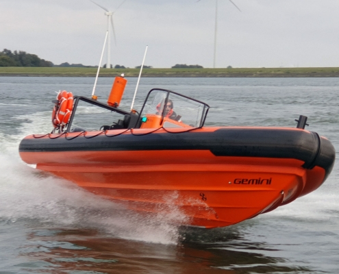 9 mtr professional offshore support rib for sale or charter